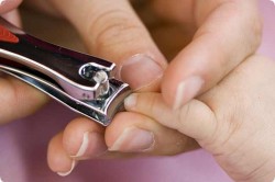 Подстригание ногтей