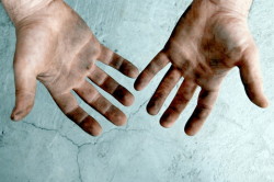 Немытые руки - причина появления глистов