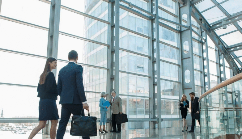 властивості монолітного полікарбонату